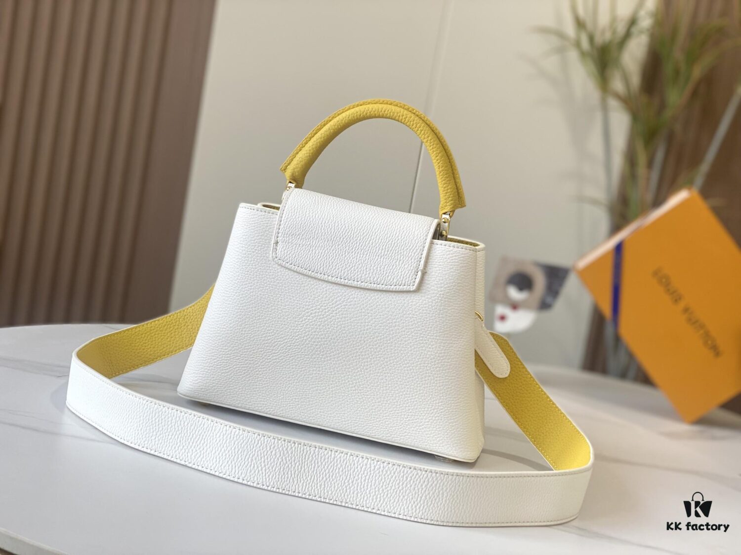 69307e756e68136f4d9a73fb Upgraded M59468 Capucines BB Handbag