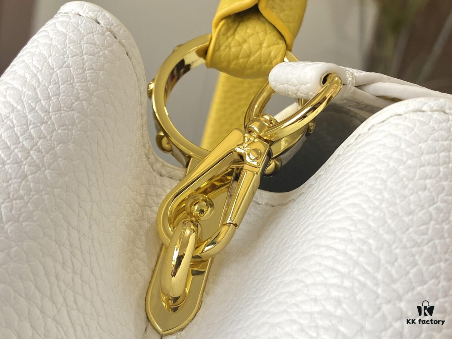 69307e776e68136f4d9a73fe Upgraded M59468 Capucines BB Handbag
