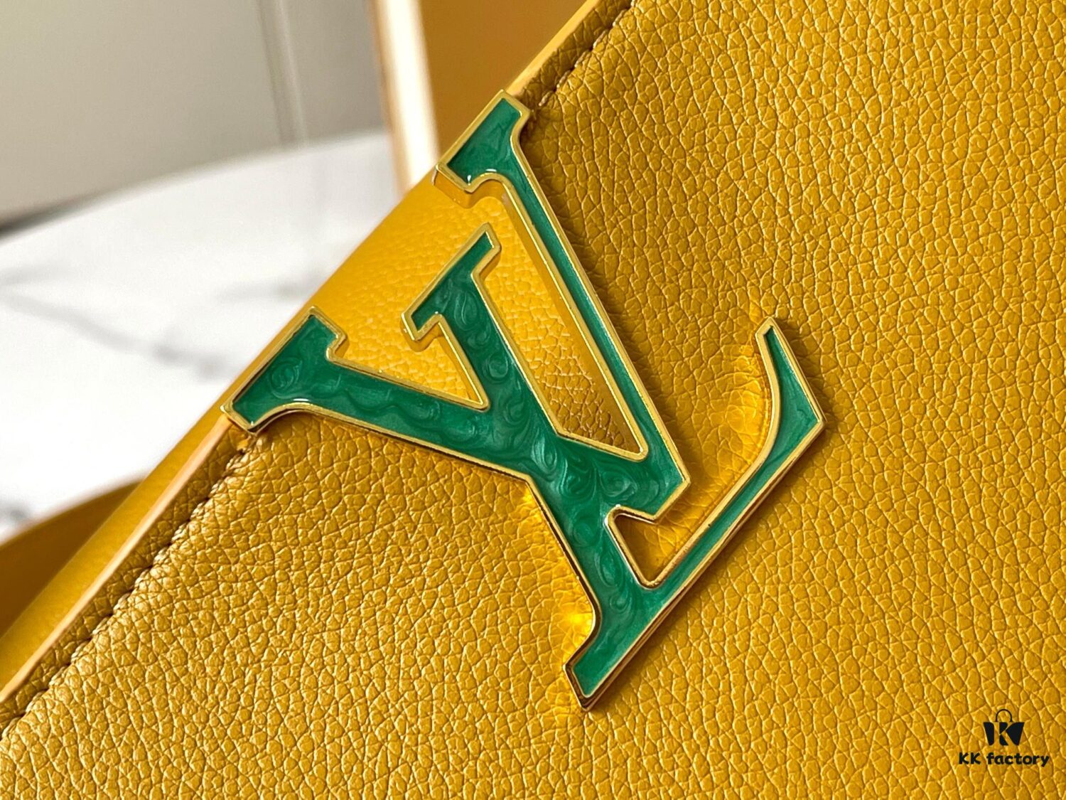 Upgraded Version of M21150 Yellow Capucines Medium Handbag