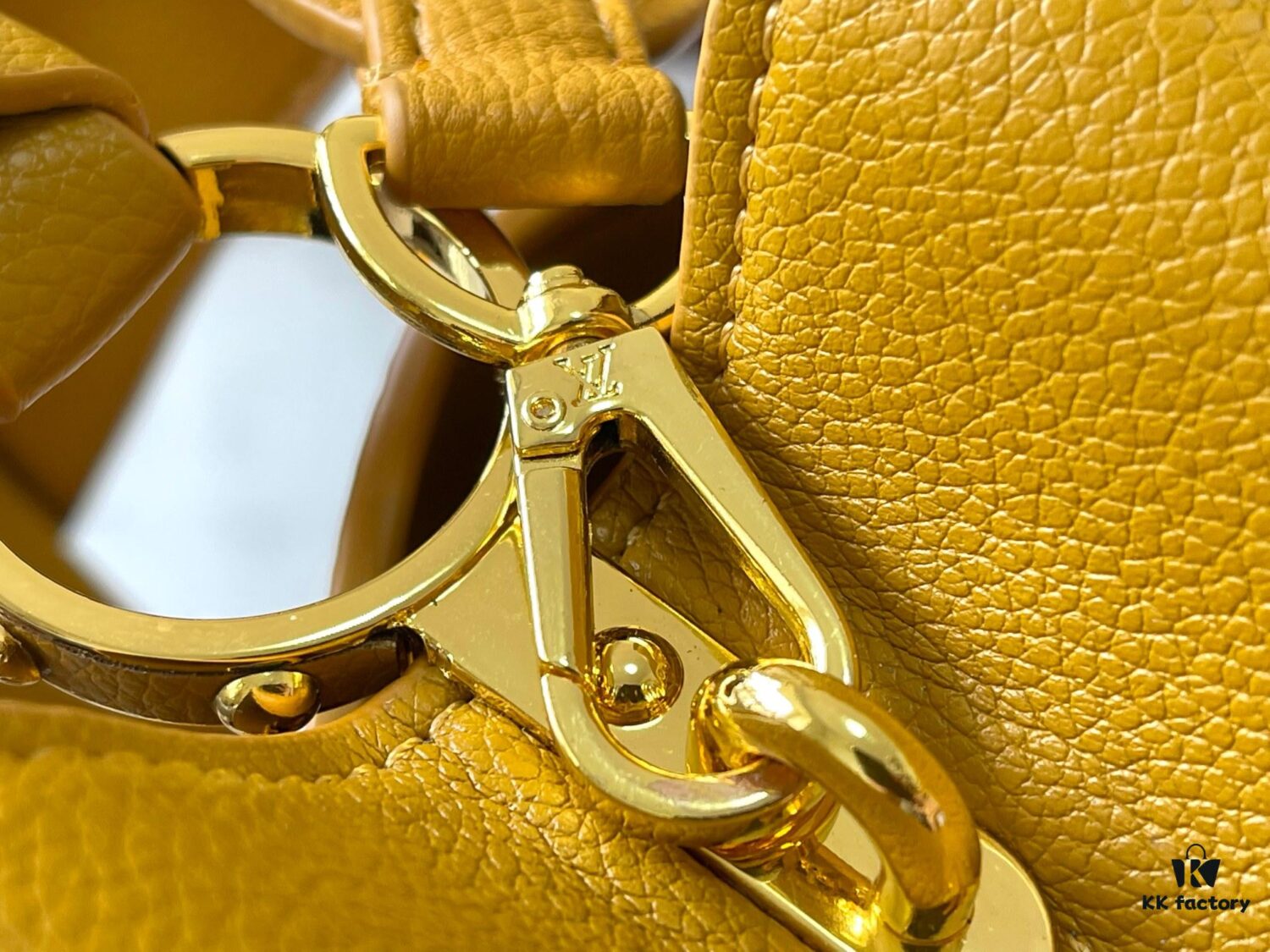 Upgraded Version of M21150 Yellow Capucines Medium Handbag