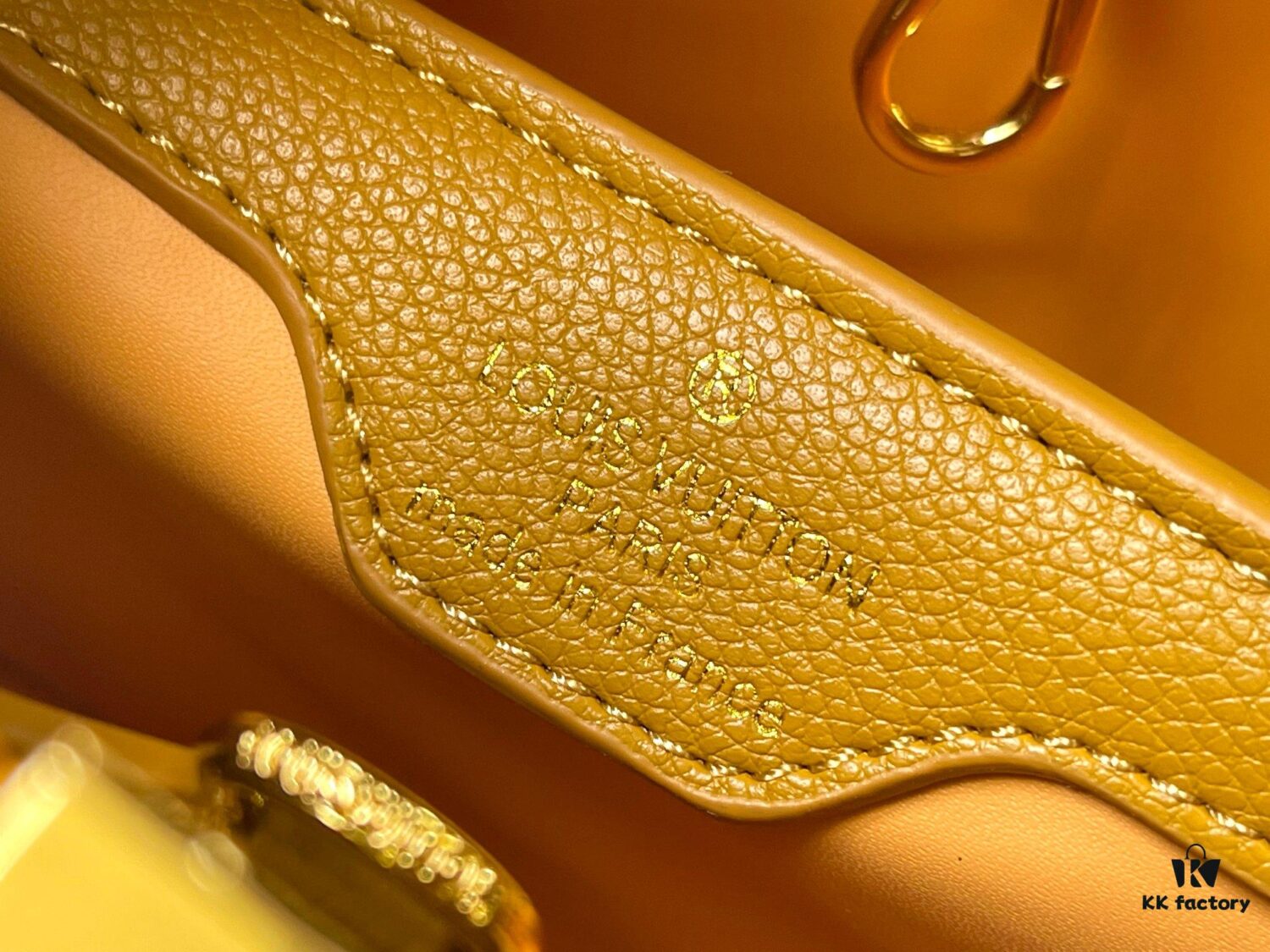 Upgraded Version of M21150 Yellow Capucines Medium Handbag