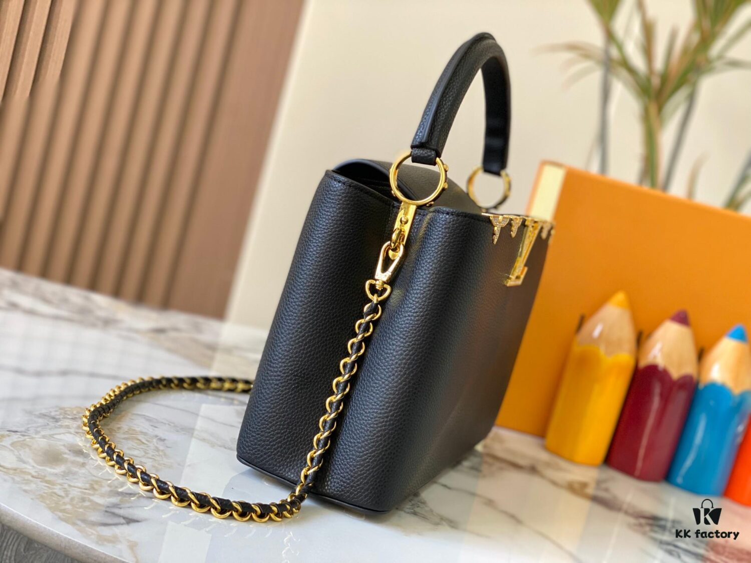 Top Quality Original Guangzhou Version M24585 Black and Gold Diamond Flower Crown Capucines Handbag