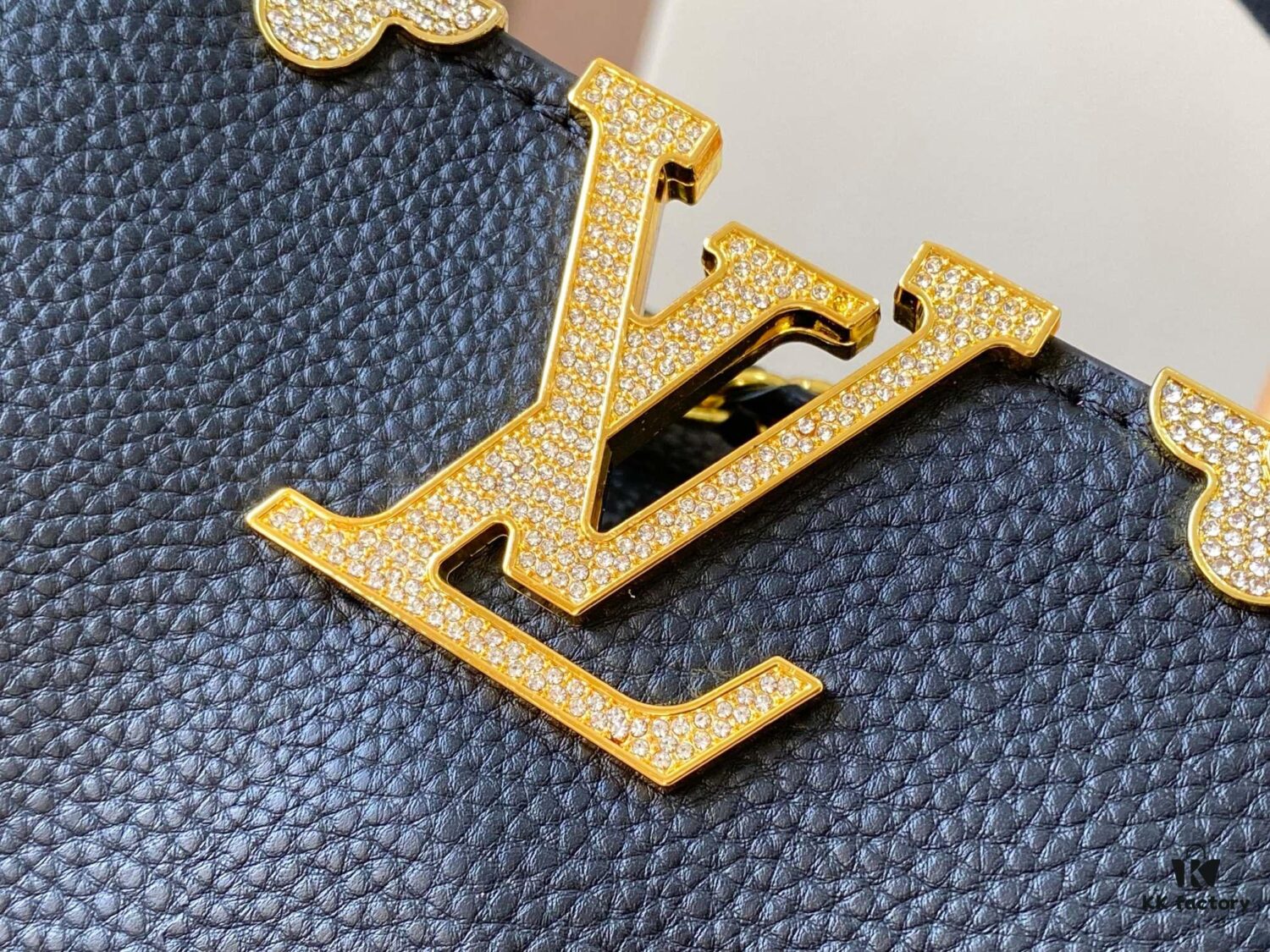 69307eee6e68136f4d9a74ba Top Quality Original Guangzhou M24584 Black with Gold Diamond Flower Crown Capucines Handbag