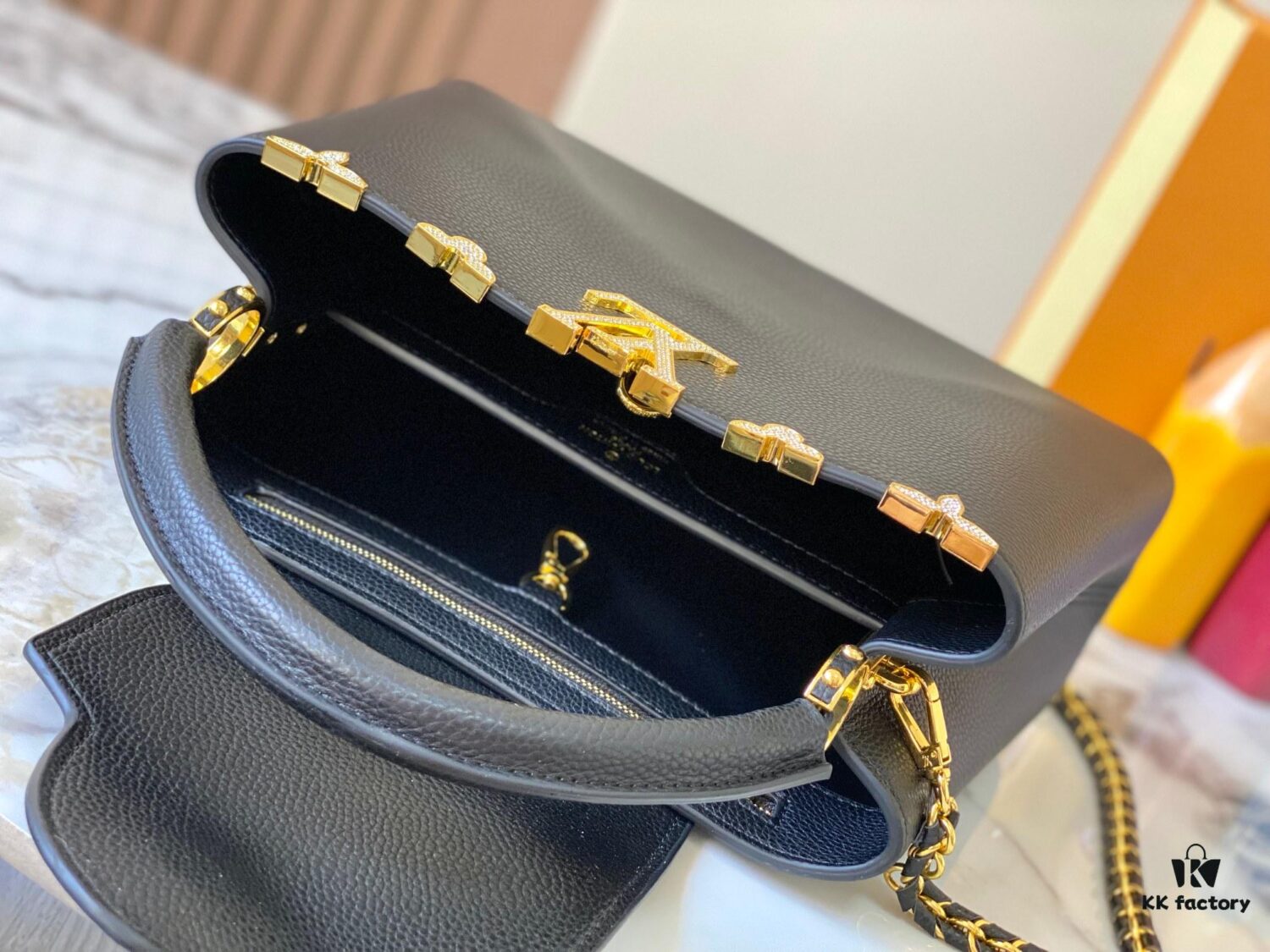Top Quality Original Guangzhou Version M24585 Black and Gold Diamond Flower Crown Capucines Handbag