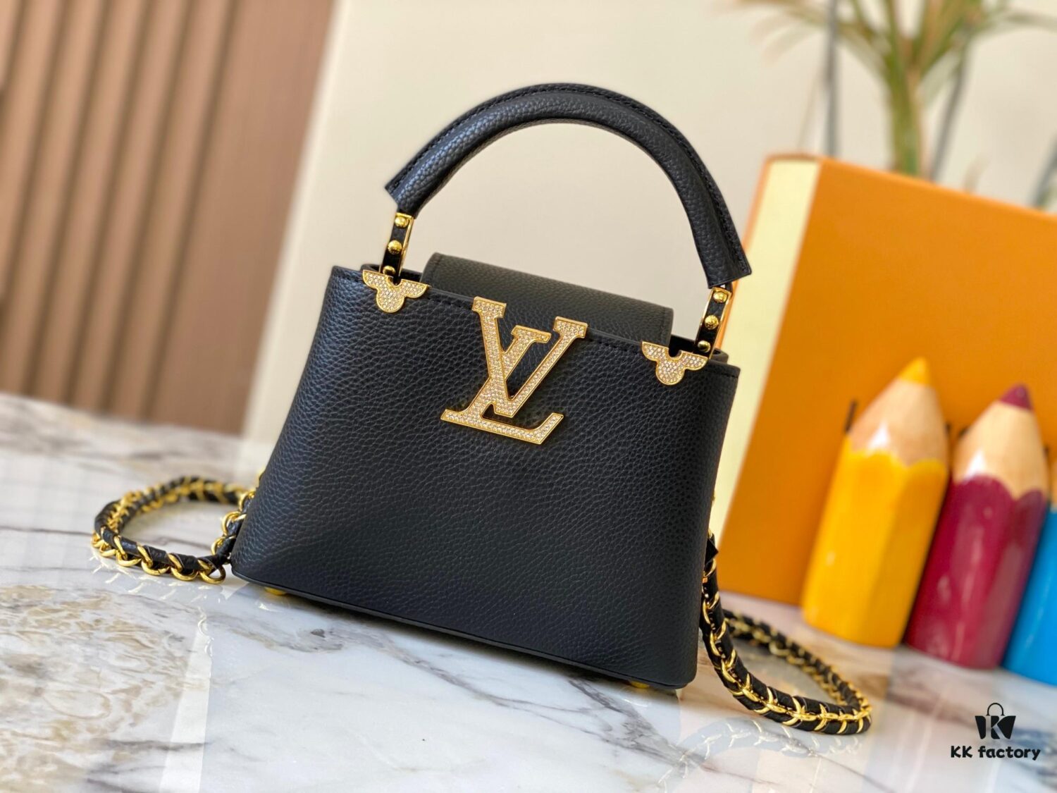 Top Quality Original Guangzhou Version M24583 Black with Gold Diamond Flower Crown Capucines Flower Crown Handbag