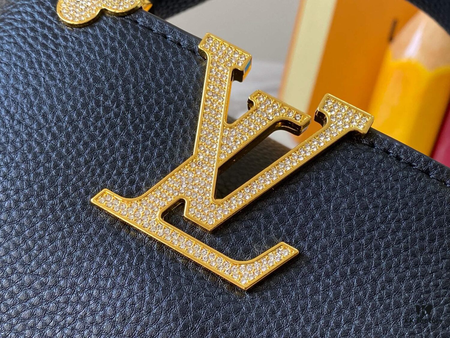 Top Quality Original Guangzhou Version M24583 Black with Gold Diamond Flower Crown Capucines Flower Crown Handbag