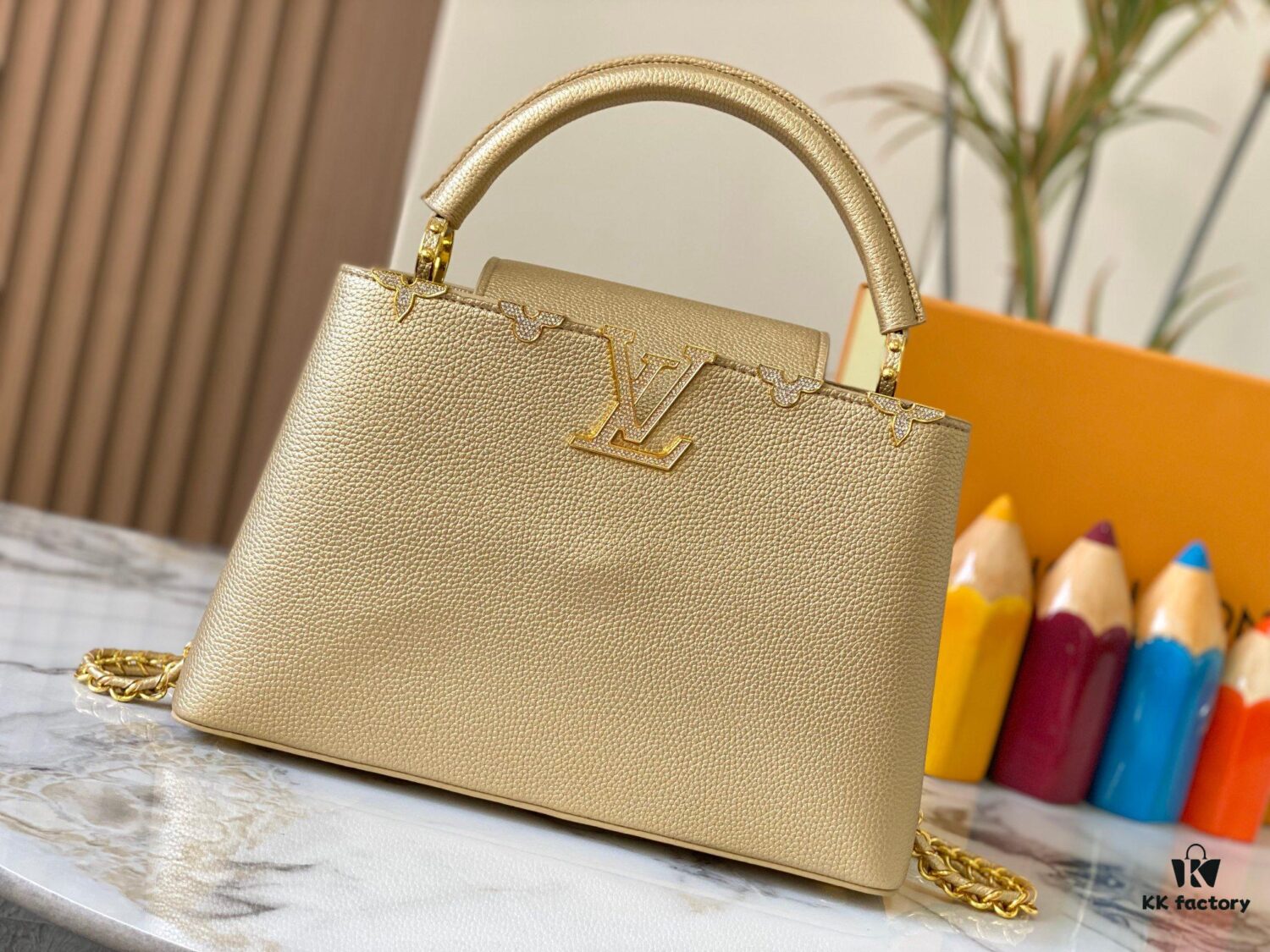 69307ef66e68136f4d9a74c7 Top Quality Original Guangzhou Version M24585 Gold-Tone Flower Crown Capucines Bag with Crystal Diamonds