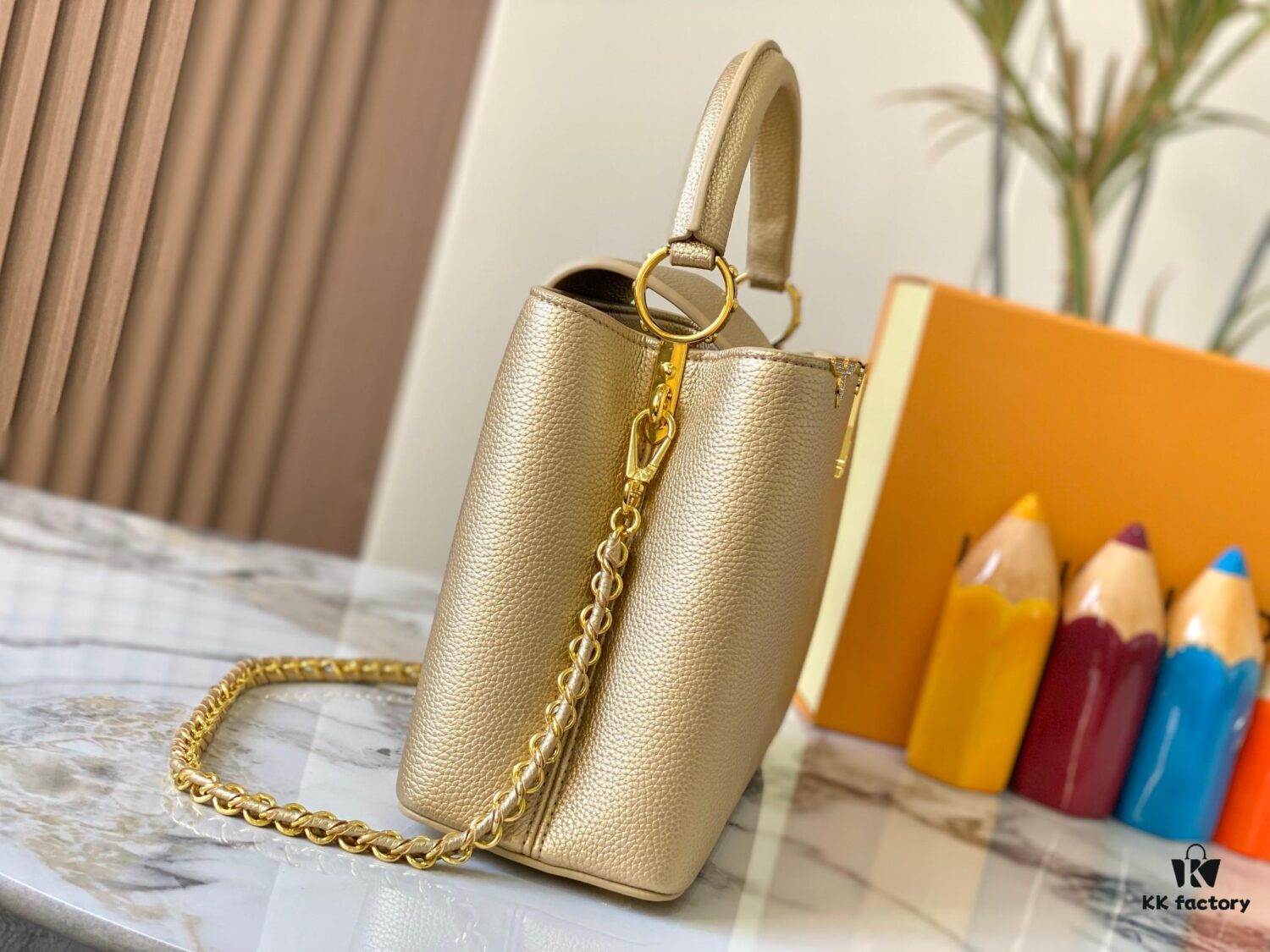 69307ef66e68136f4d9a74c8 Top Quality Original Guangzhou Version M24585 Gold-Tone Flower Crown Capucines Bag with Crystal Diamonds