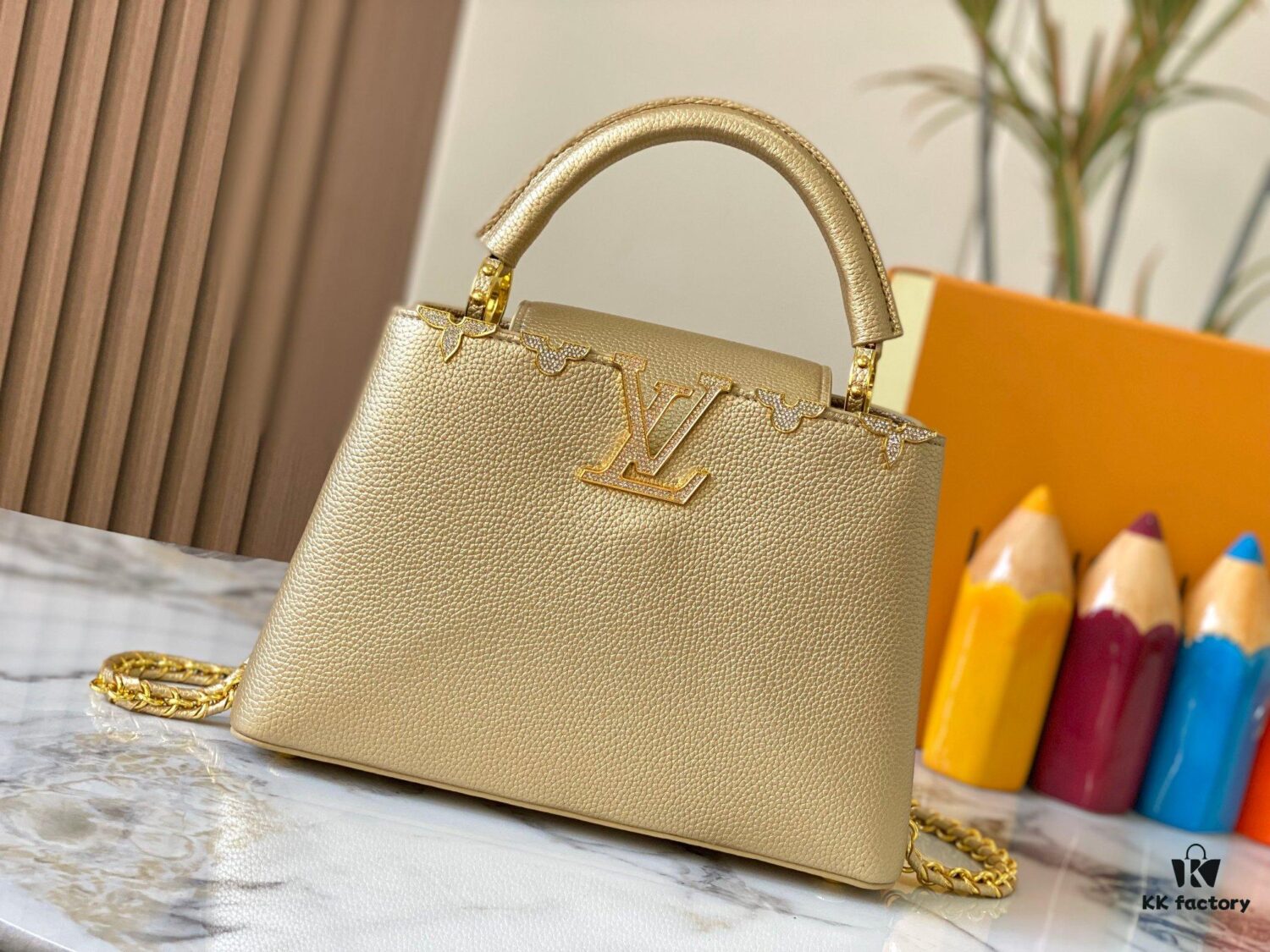 69307efd6e68136f4d9a74d0 Top Quality Original Guangzhou M24584 Gold-Tone Flower Crown Bag with Crystal Diamonds