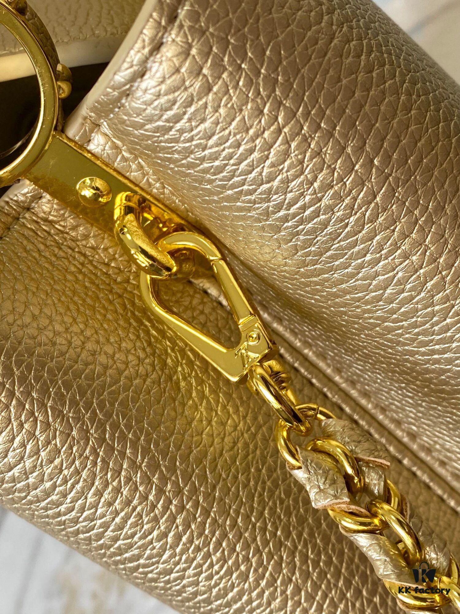 69307f026e68136f4d9a74d8 Top Quality Original Guangzhou M24584 Gold-Tone Flower Crown Bag with Crystal Diamonds
