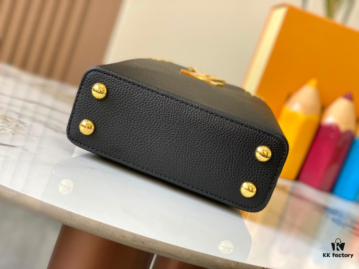 Top Quality Original Guangzhou Version M24583 Black with Gold Diamond Flower Crown Capucines Flower Crown Handbag