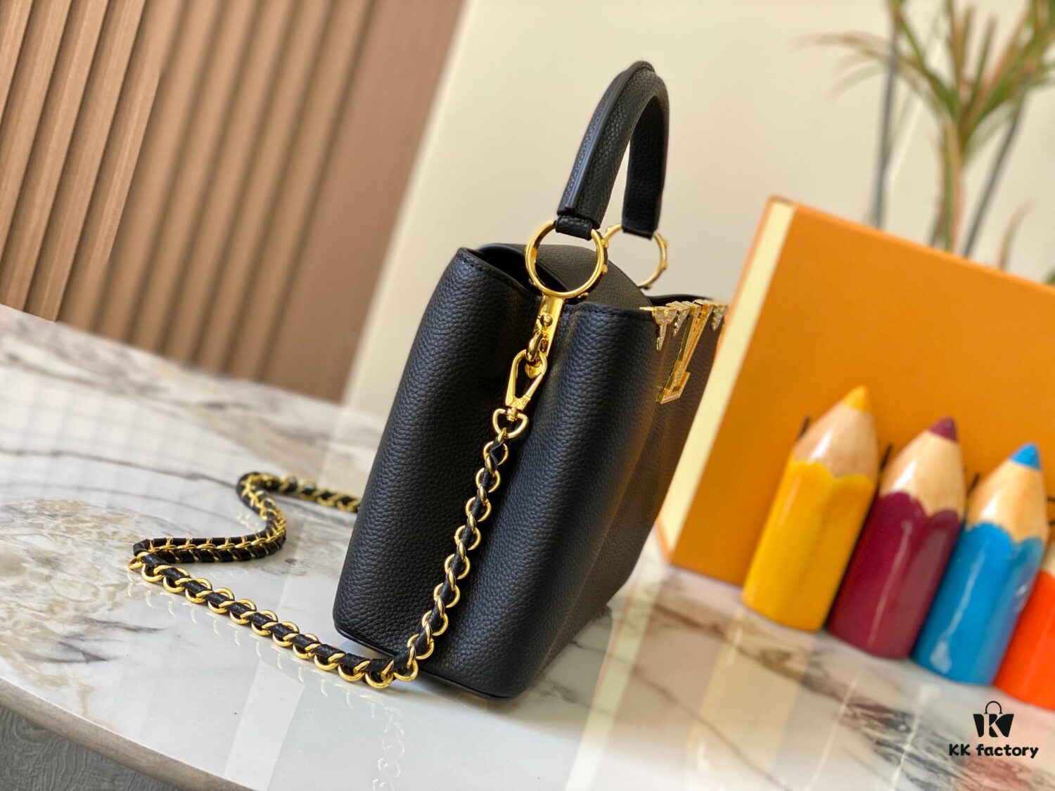 69307f076e68136f4d9a74dd Top Quality Original Guangzhou M24584 Black with Gold Diamond Flower Crown Capucines Handbag