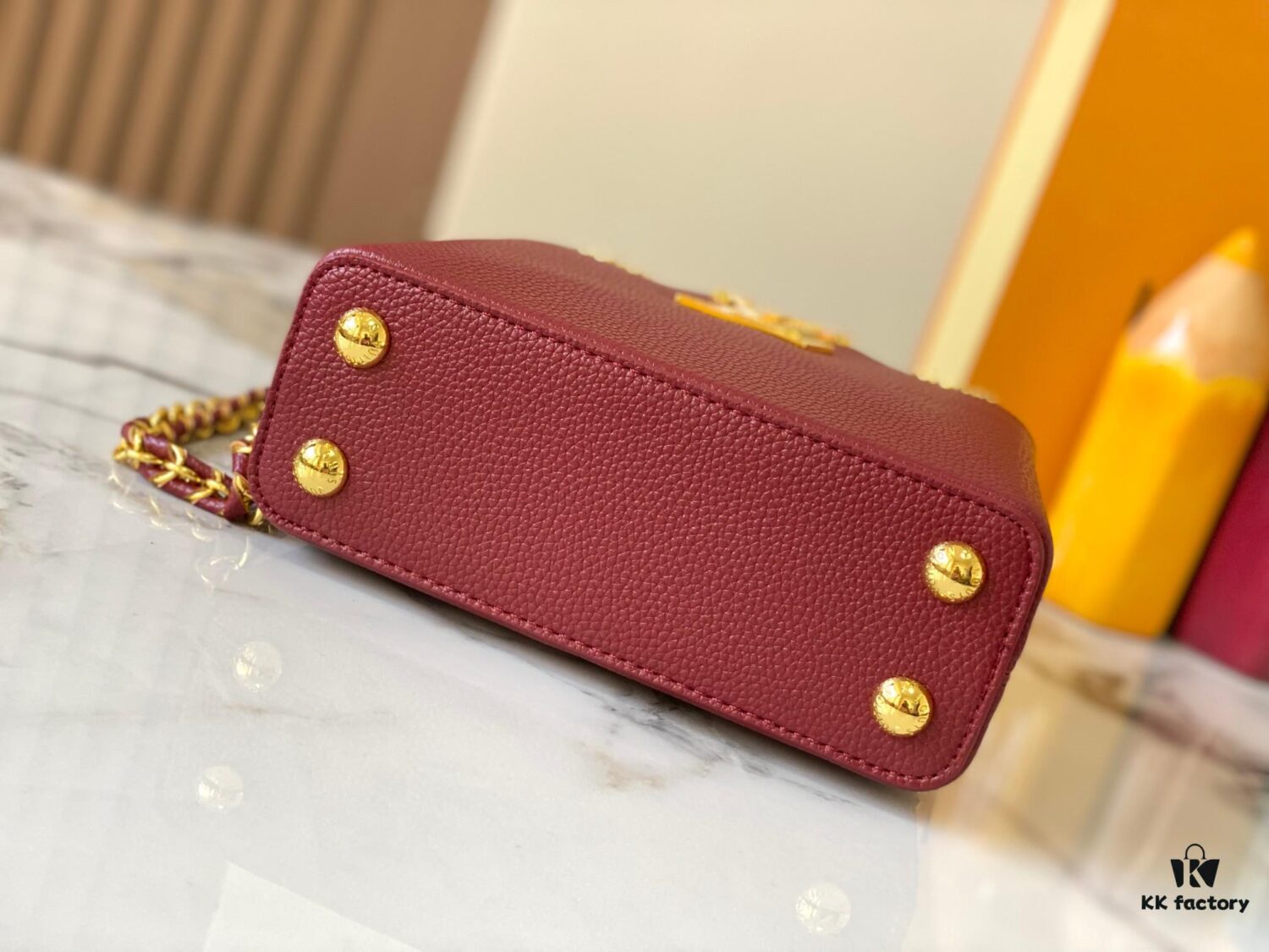 69307f176e68136f4d9a74fa Top Quality Original Guangzhou M24583 Date Red and Gold Diamond Flower Crown Capucines Handbag