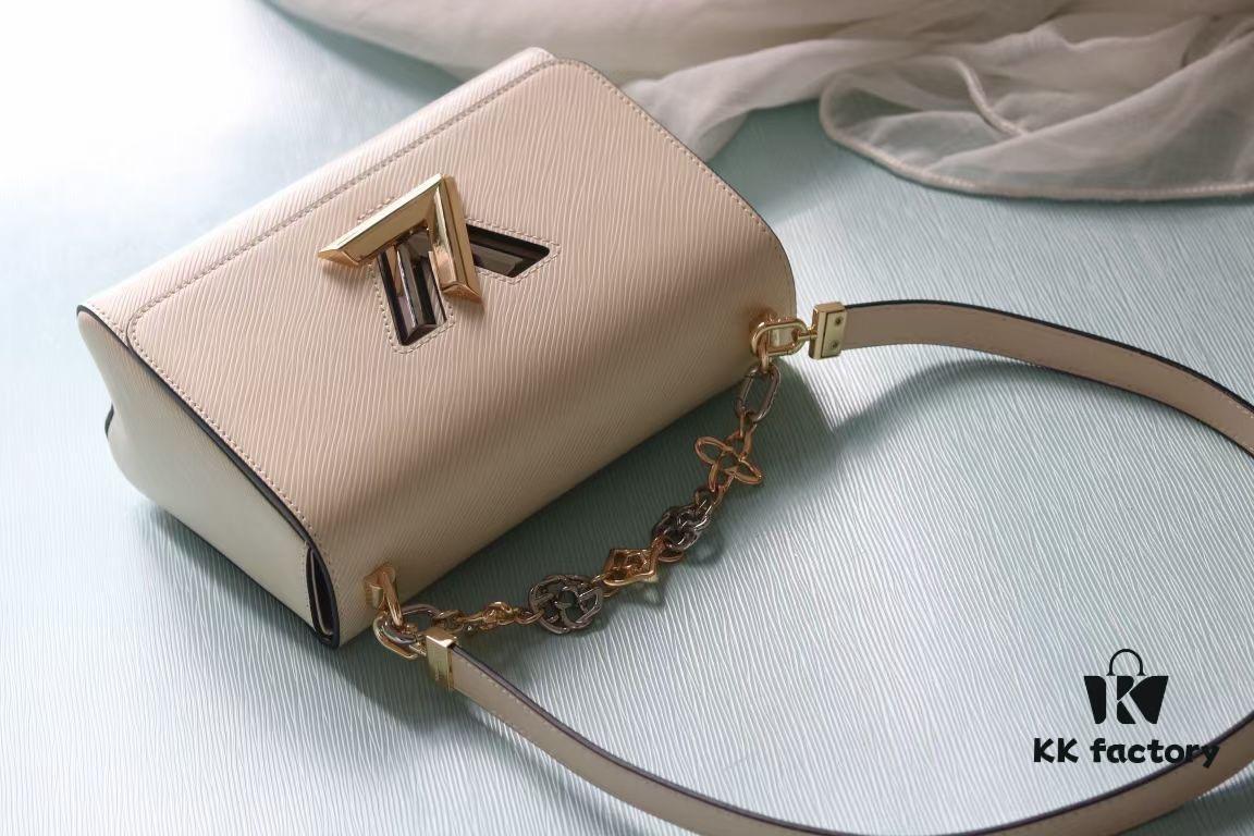 69307f9b6e68136f4d9a762f Top-Quality Original Twist Medium Handbag
