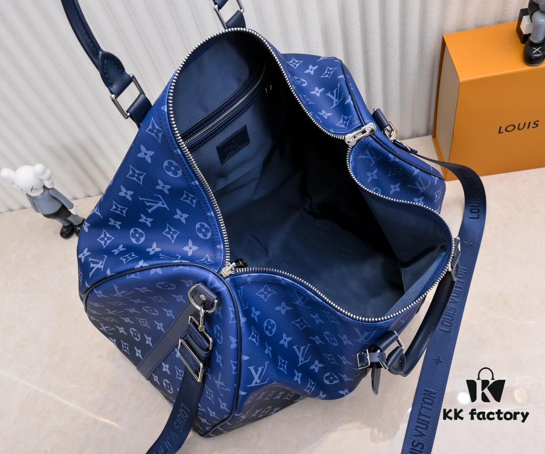 69307fdd6e68136f4d9a76d0 M11558 41416 41414 Black to Blue Gradient Green Louis Vuitton LV 24FW Monogram New Collection Messenger Bag Montsouris Keepall 55