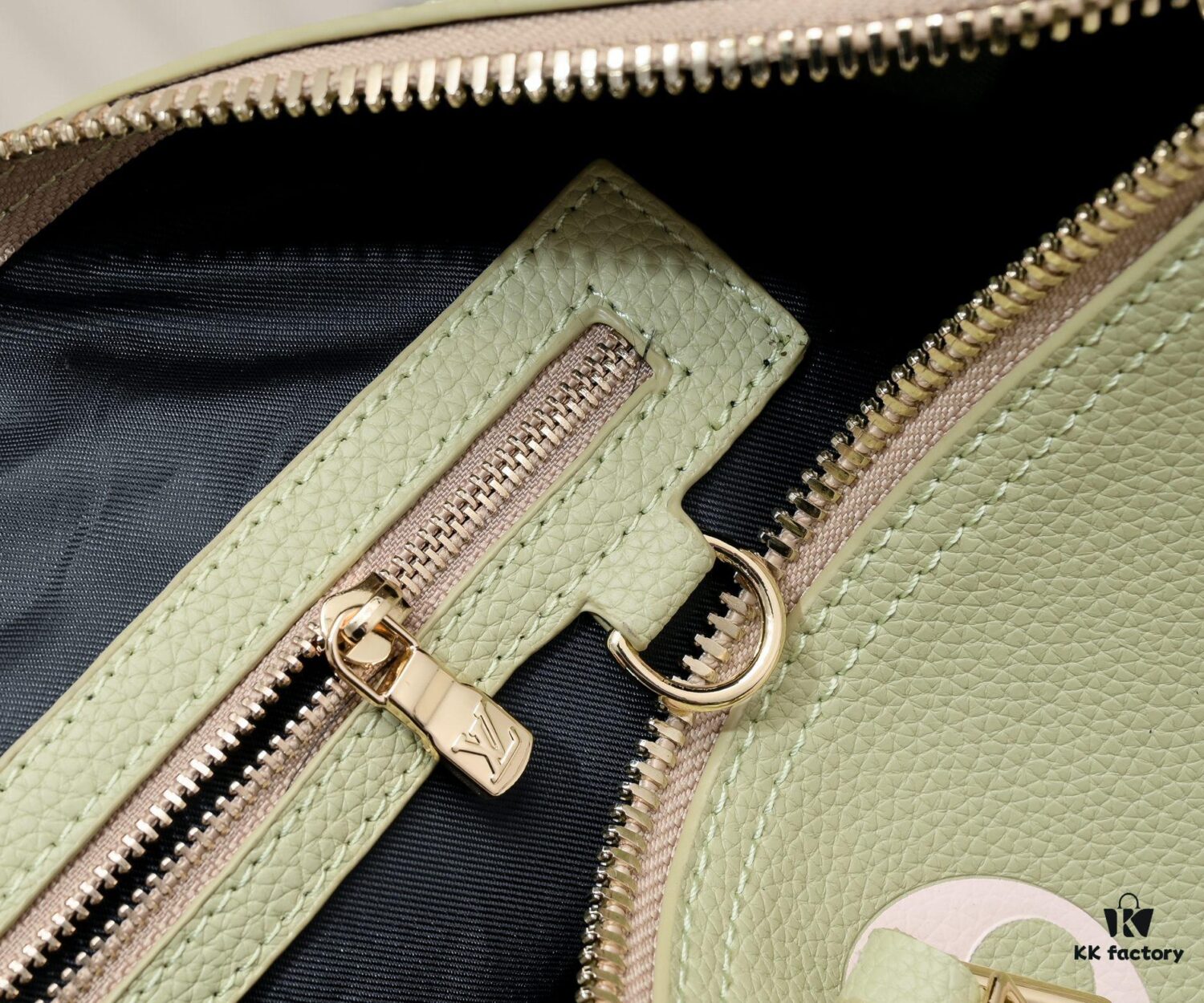 69307fea6e68136f4d9a76ed M46670 Keepall Bandoulière 45