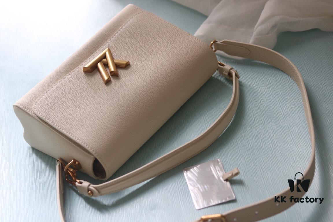 New Arrival LV Twist Soft Twist