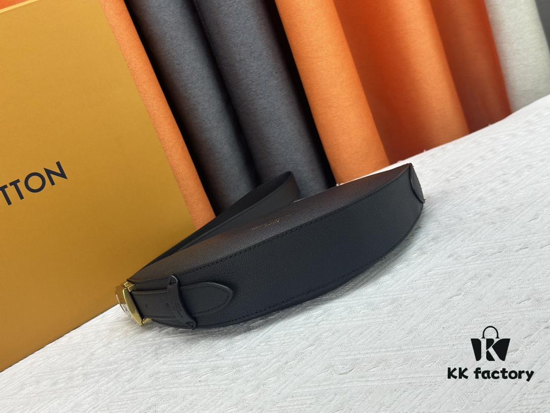 693080986e68136f4d9a78a3 Low Key Bumbag M83546 M11429 - A Modern Minimalist Design in Exceptionally Soft and Smooth Calfskin with Refined Details