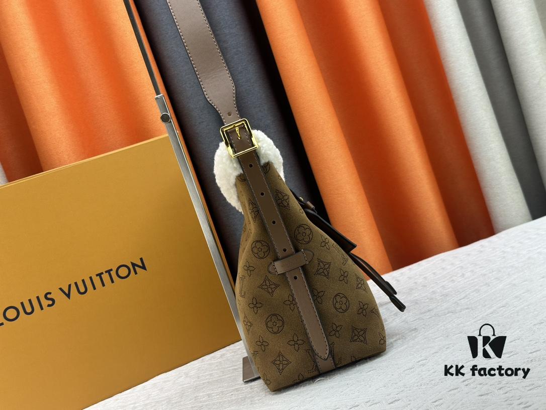 693080bb6e68136f4d9a78e4 M11843 M46203 (Suede Leather with Digital Perforation Technique, Aligned Pattern) CarryAll Small Bag