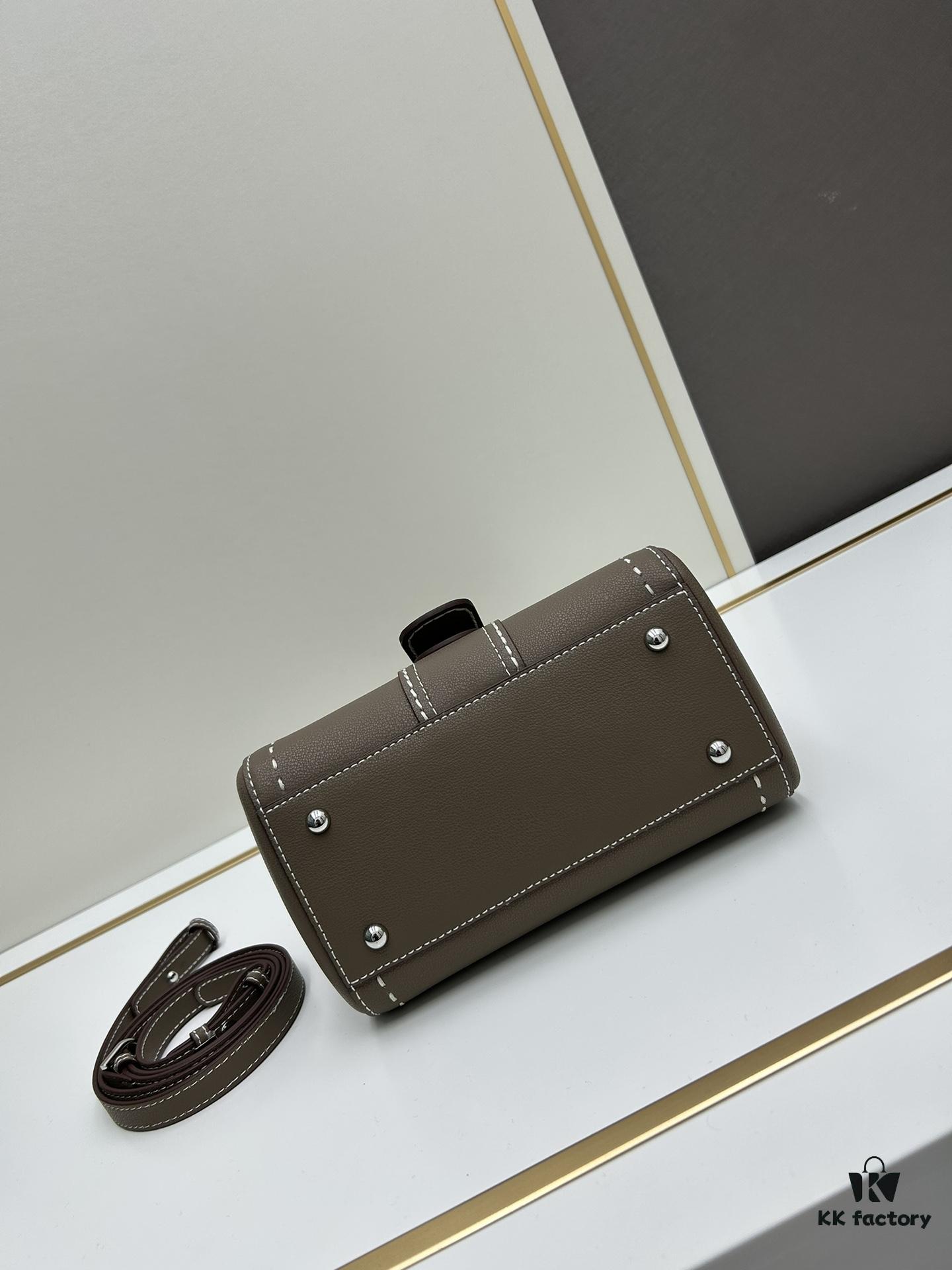 693081b06e68136f4d9a7ab3 Delvaux 2024 Spring-Summer Exposed Stitching Collection