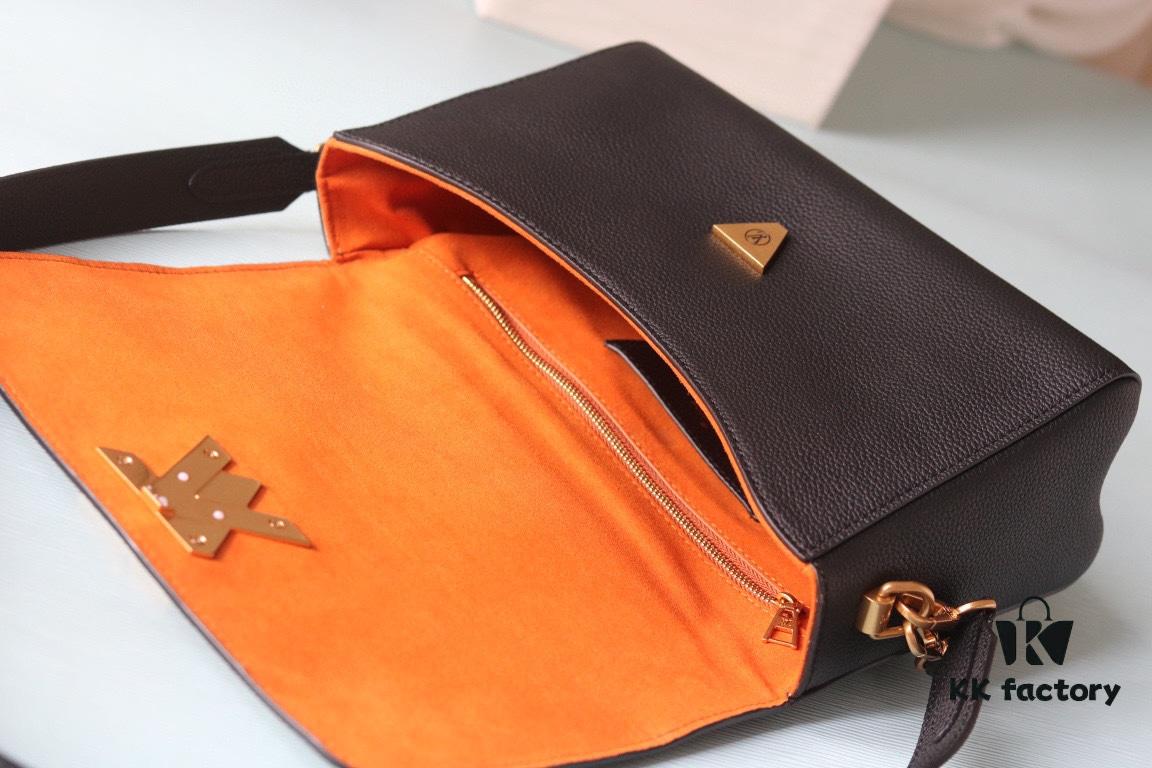 693082046e68136f4d9a7b88 New Arrival LV Twist Soft Twist
