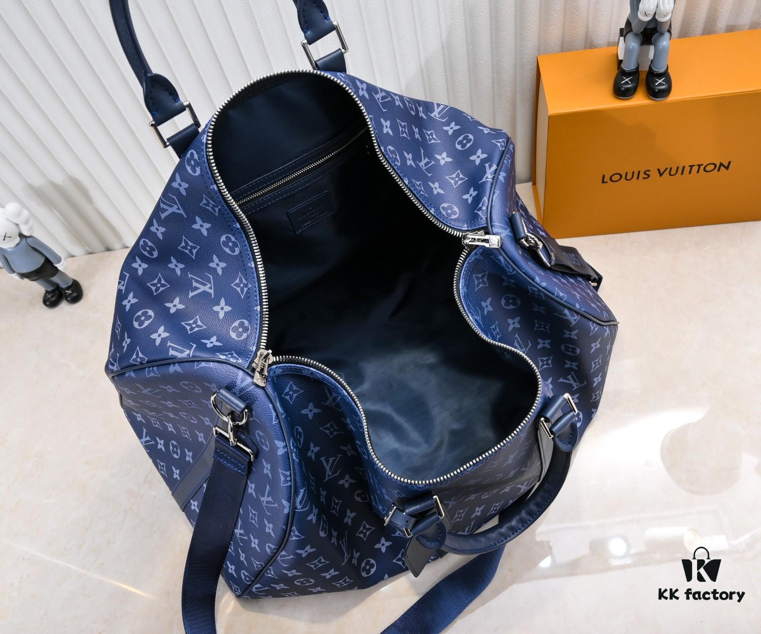 693082246e68136f4d9a7bcf M11558 41416 41414 Black to Blue Gradient Green Louis Vuitton LV 24FW Monogram New Messenger Bag Montsouris Crossbody Keepall 55 Travel Bag