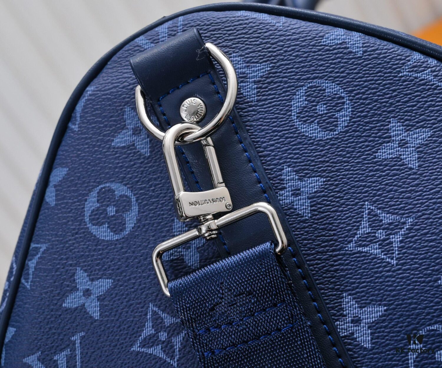 693082256e68136f4d9a7bd3 M11558 41416 41414 Black to Blue Gradient Green Louis Vuitton LV 24FW Monogram New Messenger Bag Montsouris Crossbody Keepall 55 Travel Bag