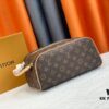 693082326e68136f4d9a7beb Exclusive Louis Vuitton Neymar-Inspired Double Zip Makeup Pouch – Soft Monogram Canvas, Practical Design Loved by Stars