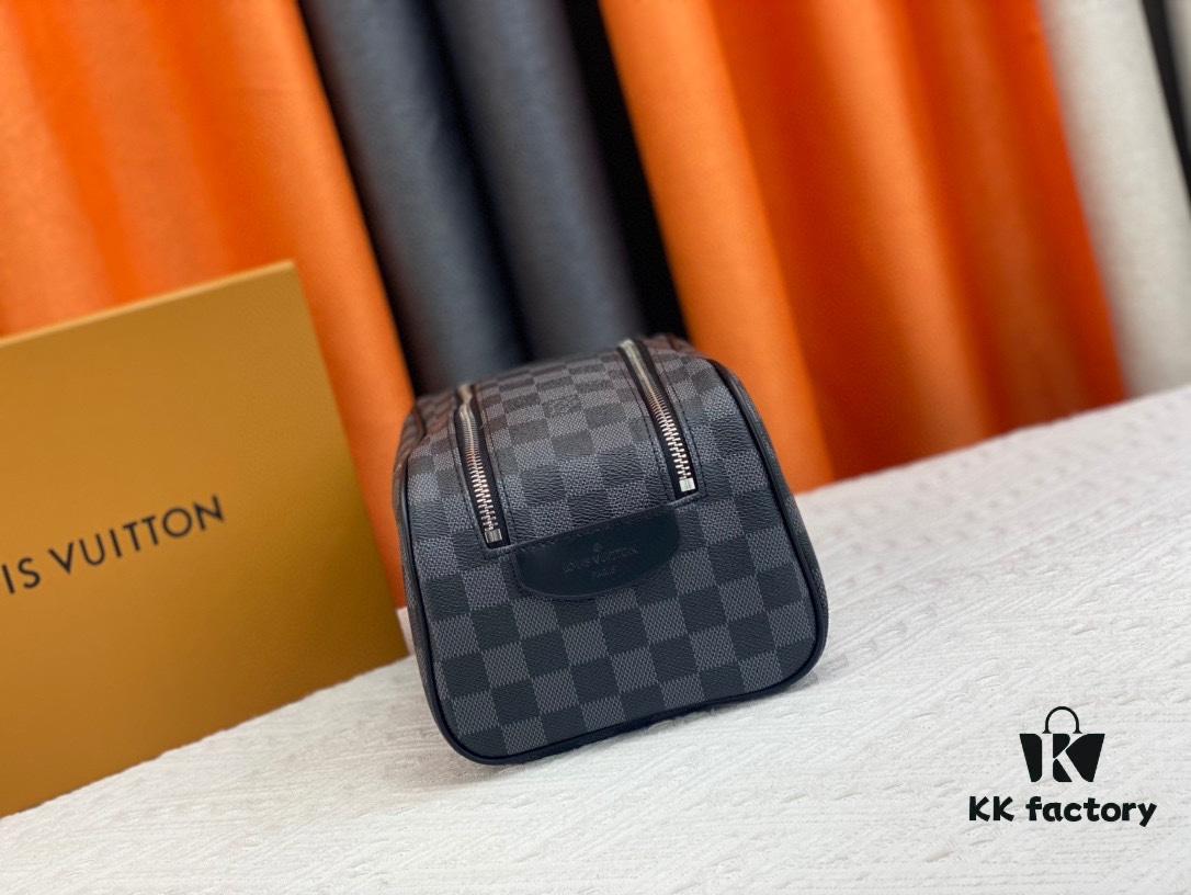 693082386e68136f4d9a7bfb Exclusive Louis Vuitton Neymar-Inspired Dual-Zip Cosmetic Pouch – Soft Monogram Canvas, Highly Practical Design Loved by Stars