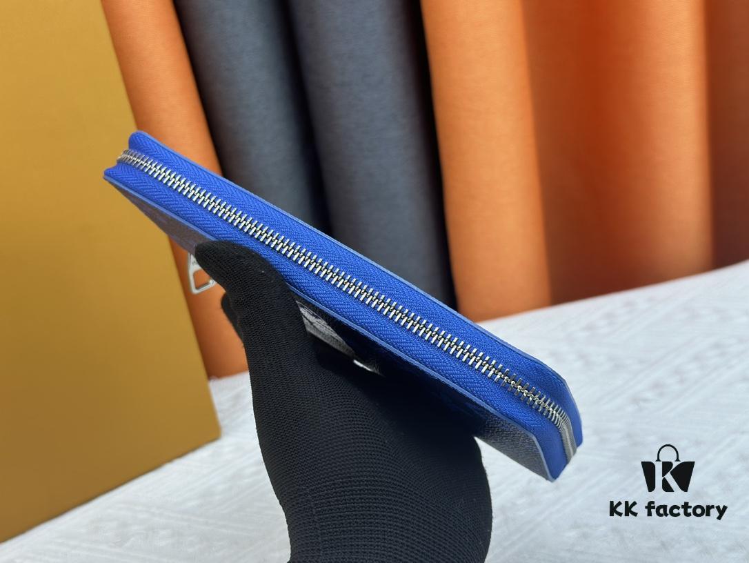 693082686e68136f4d9a7c5b M80801 This zipper wallet is part of the 2021–24 Autumn-Winter Everyday LV Limited Edition collection
