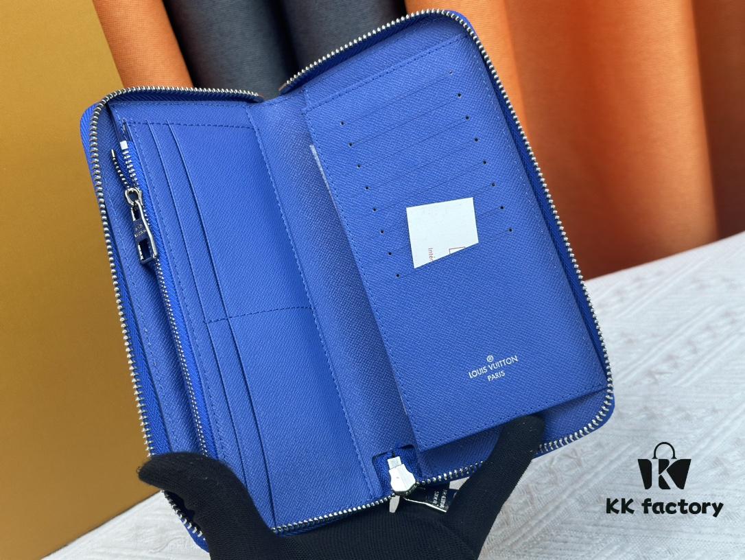6930826c6e68136f4d9a7c65 M80801 This zipper wallet is part of the 2021–24 Autumn-Winter Everyday LV Limited Edition collection