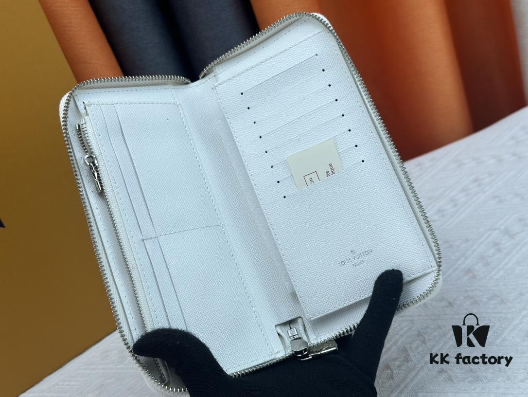 6930826f6e68136f4d9a7c67 M80801 This zip-around wallet is part of the 2021-24 Autumn/Winter Everyday LV Limited Edition collection