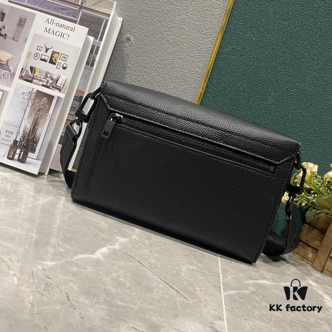 Upgraded Takeoff Small Aer Messenger Bag in Black and Dark Green