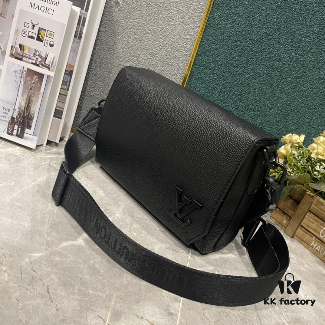 Upgraded Takeoff Small Aer Messenger Bag in Black and Dark Green