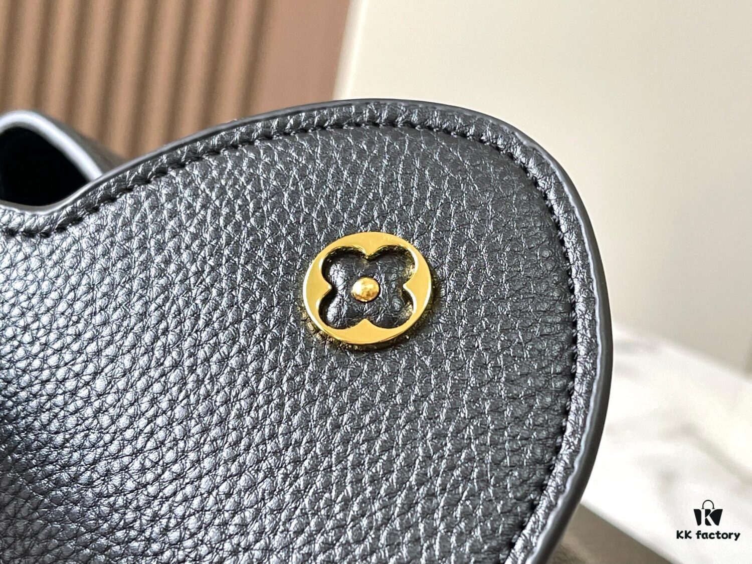 693082966e68136f4d9a7caf Upgraded M24664 Capucines East West Medium Handbag