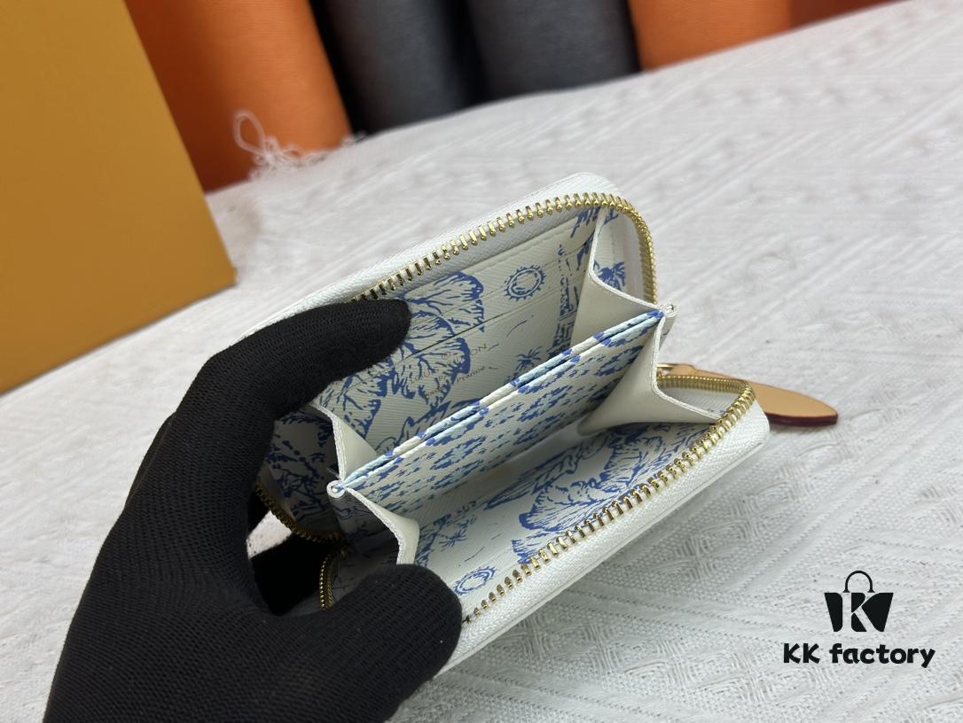 693082e96e68136f4d9a7d47 M83658 Blue Zippy Coin Purse