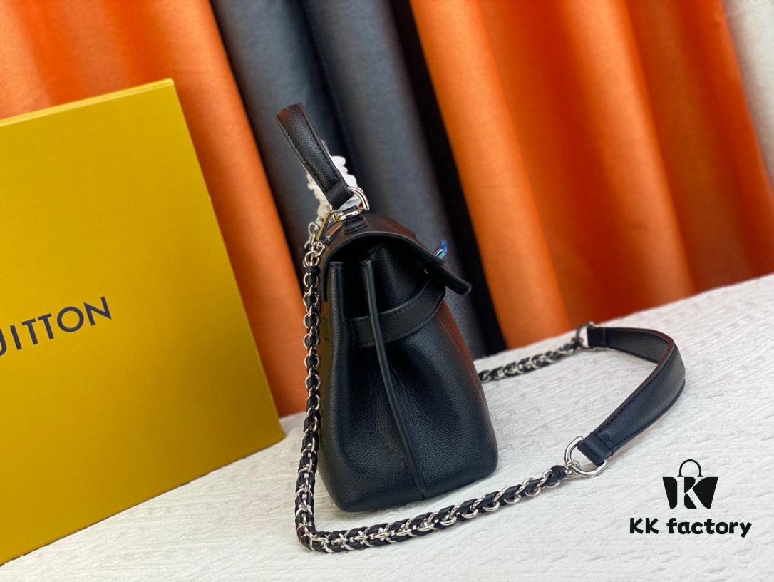 693083566e68136f4d9a7e05 Exclusive Background Upgraded Original Version M21088 M21052 M20997 This Season, the Compact Lockme Ever Mini Bag Features Fashionable New Hues in Grained Calfskin Leather