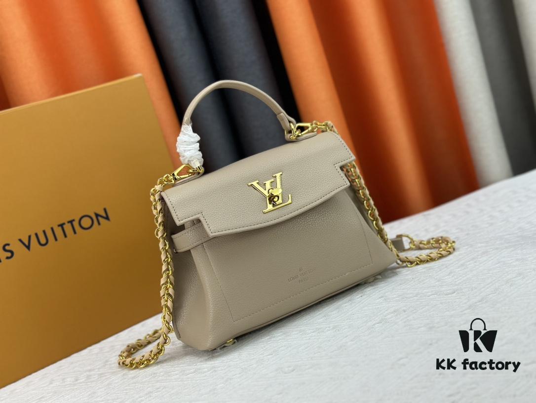 6930835e6e68136f4d9a7e12 Exclusive Background Upgraded Original Version M21088 M21052 M20997 This Season, the Petite Lockme Ever Mini Bag Features Fashionable New Hues in Grained Calfskin Leather