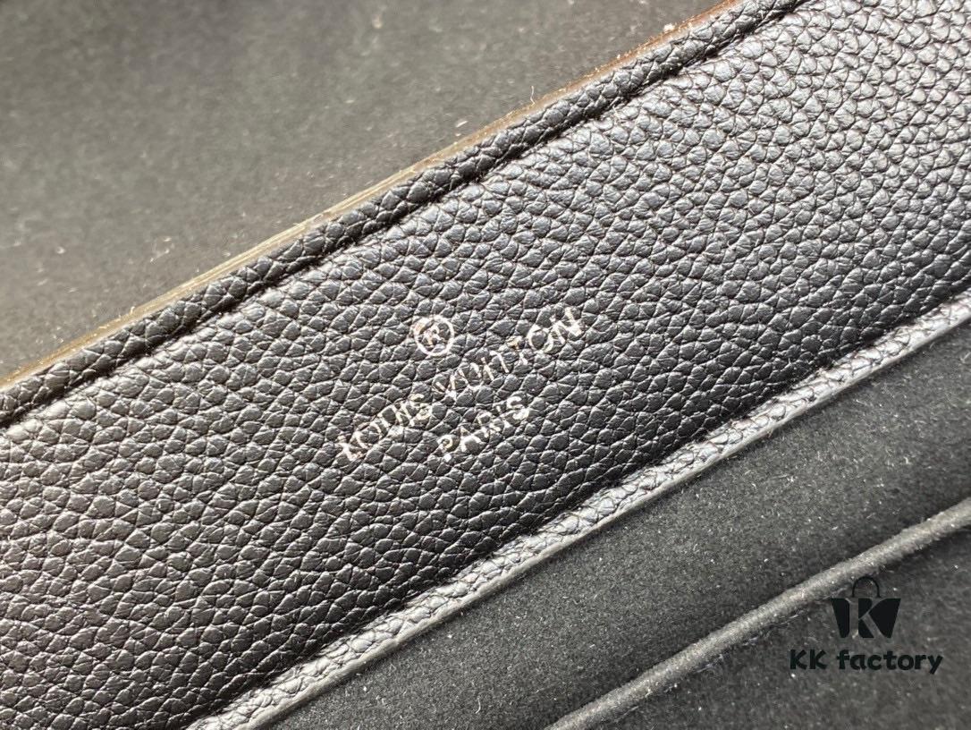 693083626e68136f4d9a7e17 Exclusive Background Upgraded Original Version M21088 M21052 M20997 This Season, the Compact Lockme Ever Mini Bag Features Fashionable New Hues in Grained Calfskin Leather