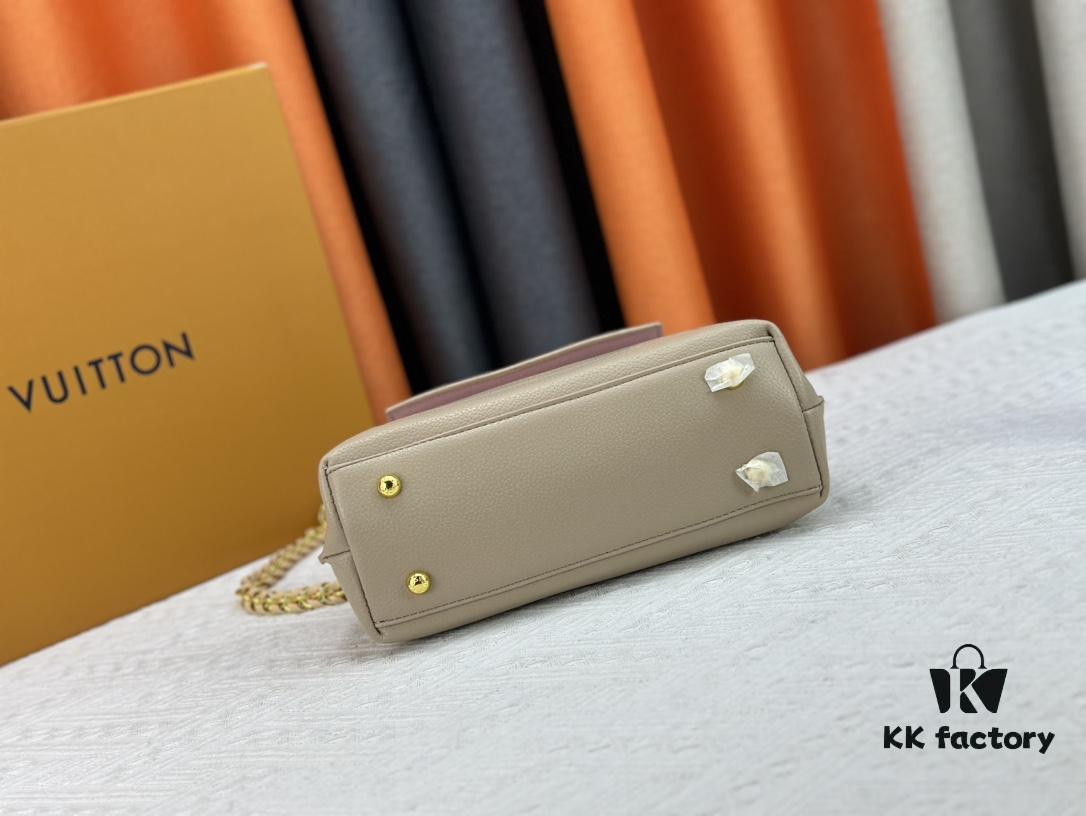 693083626e68136f4d9a7e18 Exclusive Background Upgraded Original Version M21088 M21052 M20997 This Season, the Petite Lockme Ever Mini Bag Features Fashionable New Hues in Grained Calfskin Leather