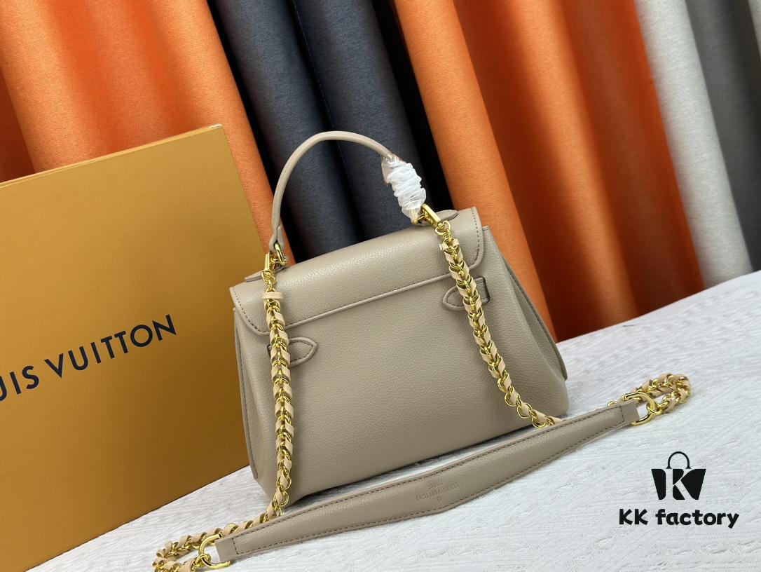 693083626e68136f4d9a7e19 Exclusive Background Upgraded Original Version M21088 M21052 M20997 This Season, the Petite Lockme Ever Mini Bag Features Fashionable New Hues in Grained Calfskin Leather