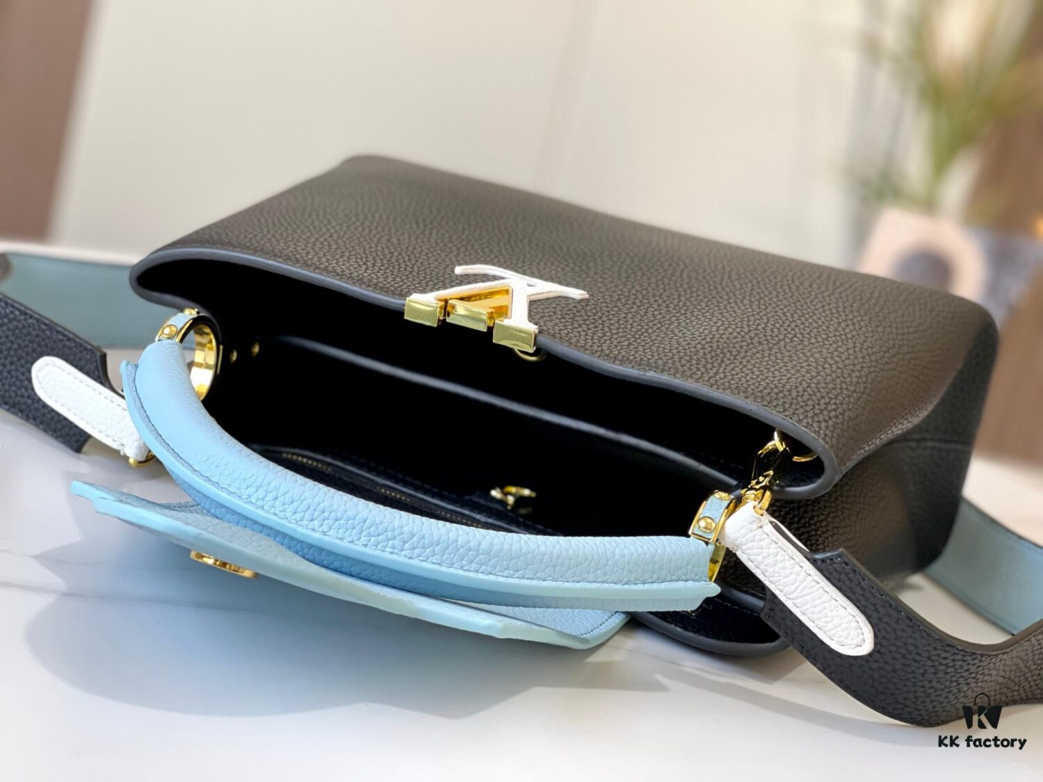 693083996e68136f4d9a7e77 Upgraded Version 🇫🇷 M57523 M57522 Black and Lake Blue Capucines MM Handbag