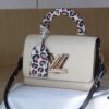 Rose] New Arrival [Rose] Model: 50362/58568/58569/58546/50280/50271 [Rose] 2022 Fall Wild at Heart Capsule Collection infuses the Twist Medium handbag with wild elegance. Crafted in iconic Epi grained leather, accented with trunk-inspired handles and a leopard-print signature plaque, this piece combines bold style with functional beauty. The detachable leather shoulder strap enhances versatility, making it an ideal companion for autumn wardrobes.
