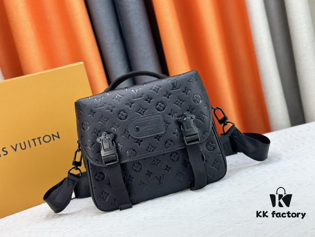693084906e68136f4d9a80d3 Original LV Trail Messenger Bag