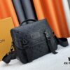 693084906e68136f4d9a80d4 Original LV Trail Messenger Bag