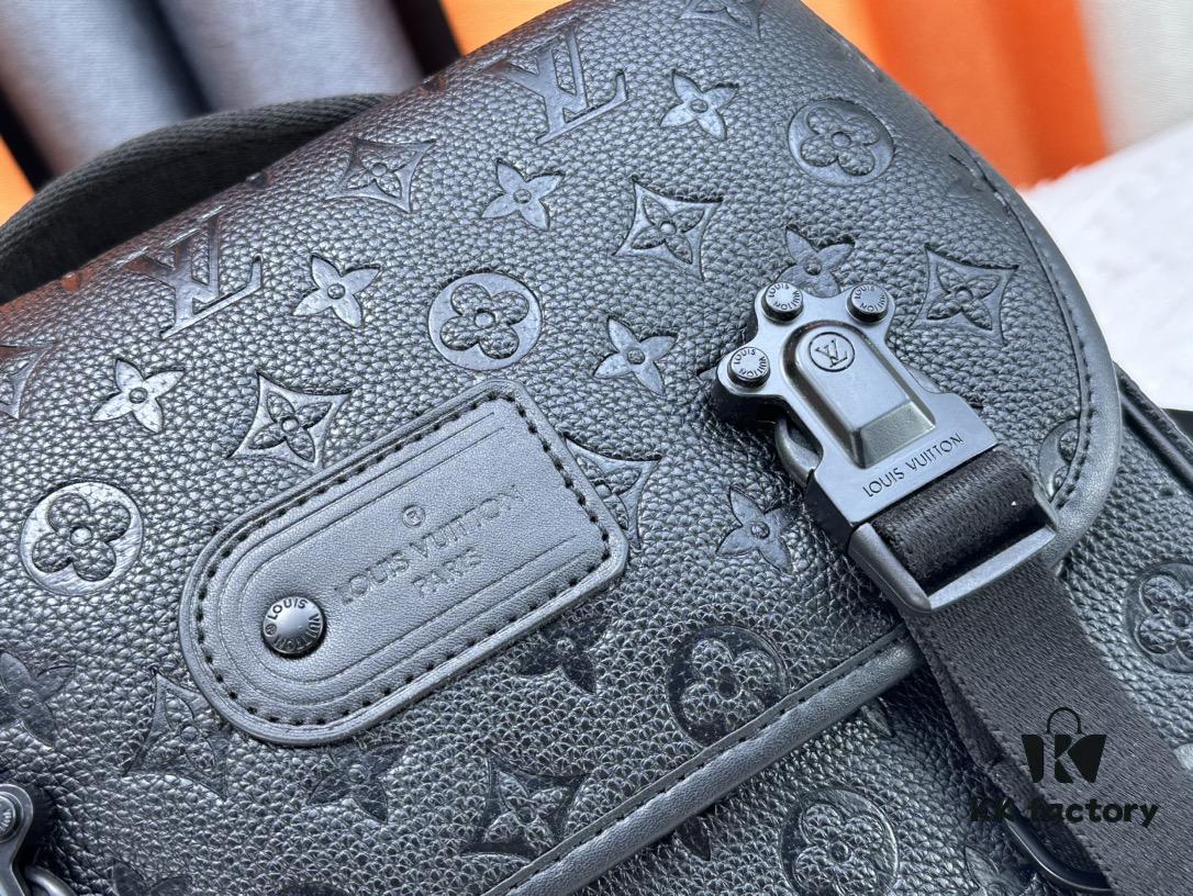 693084926e68136f4d9a80d8 Original LV Trail Messenger Bag
