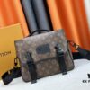 693084976e68136f4d9a80e6 Authentic LV Trail Messenger Bag