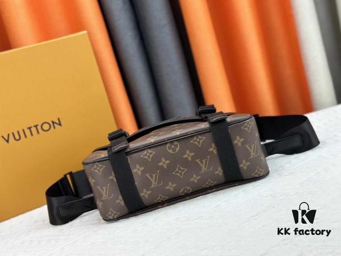693084986e68136f4d9a80e8 Authentic LV Trail Messenger Bag
