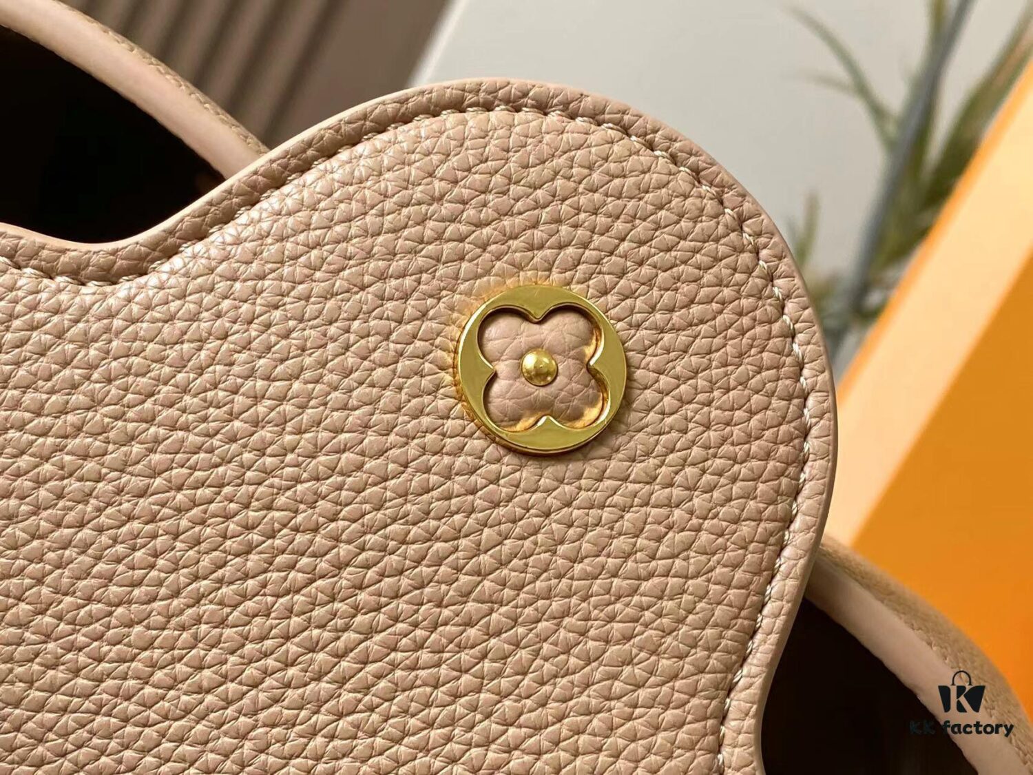 693084f66e68136f4d9a819b Upgraded M24698 Capucines BB Handbag