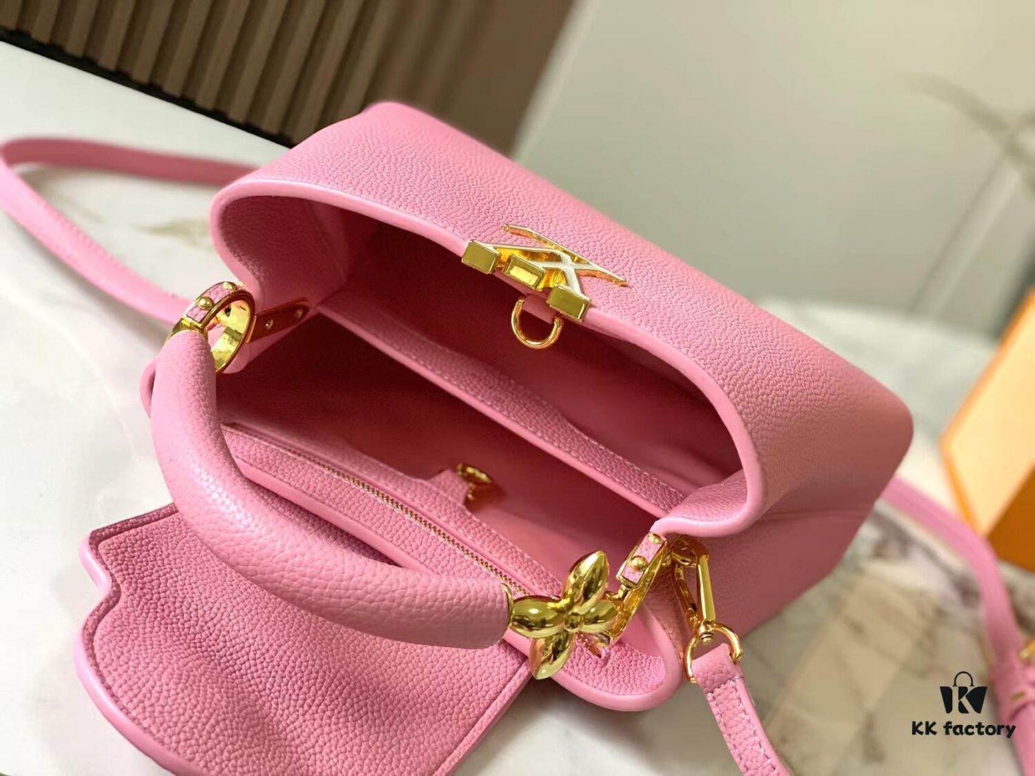 693085006e68136f4d9a81ae Upgraded M24698 Capucines BB Handbag